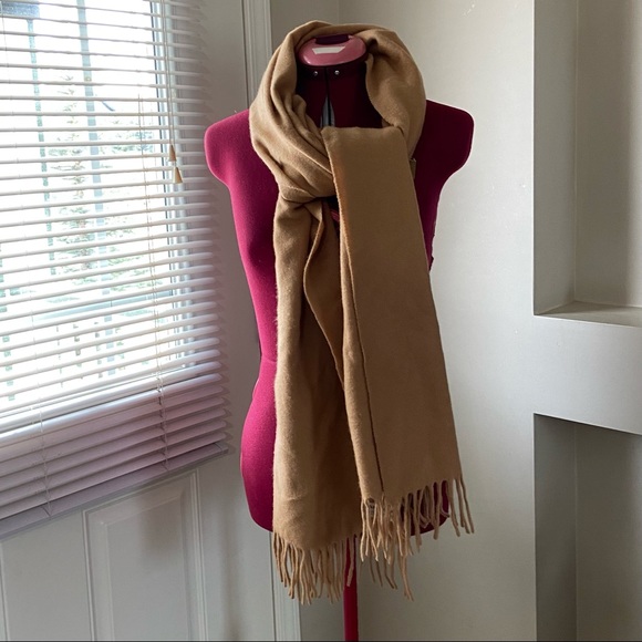 100% Lambswool tan large fringed detailing scarf. Great used condition. - Picture 5 of 6